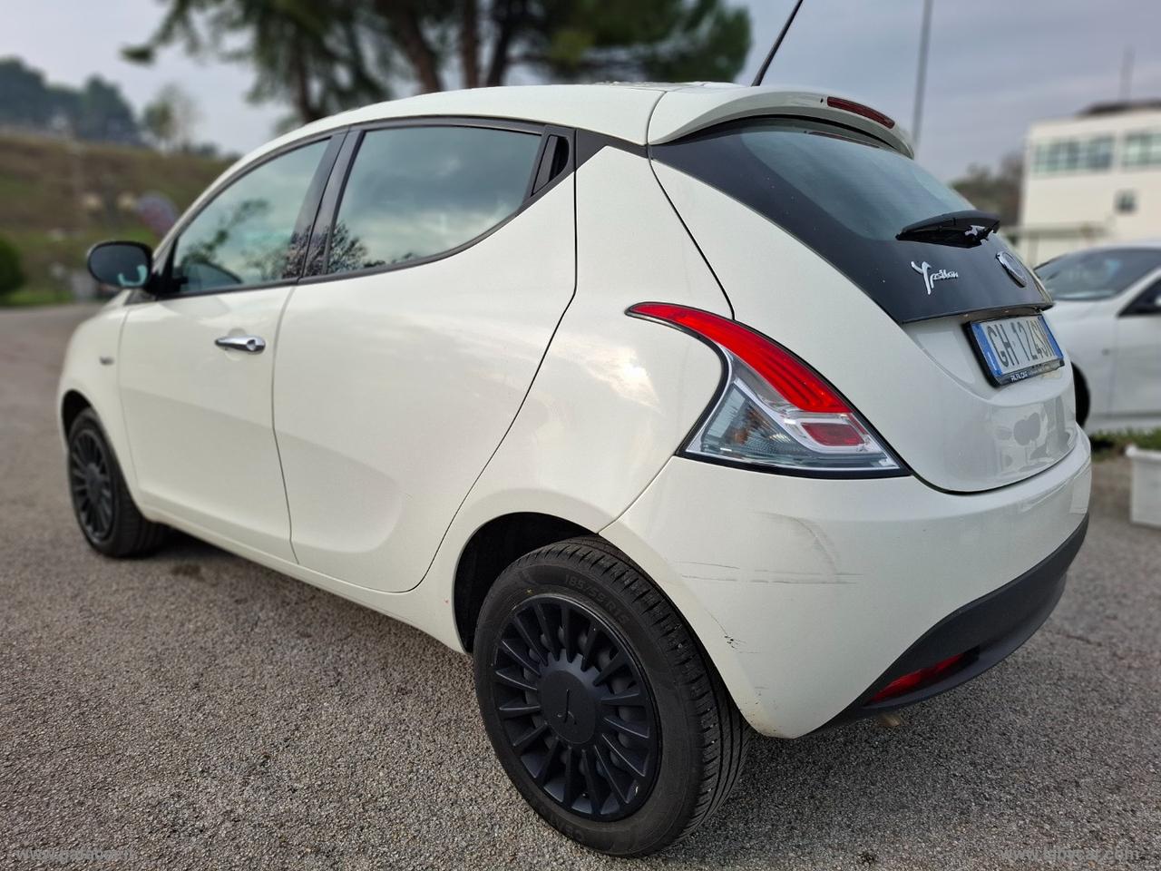 LANCIA Ypsilon 1.0 FireFly 5p.S&S Hybrid Silver