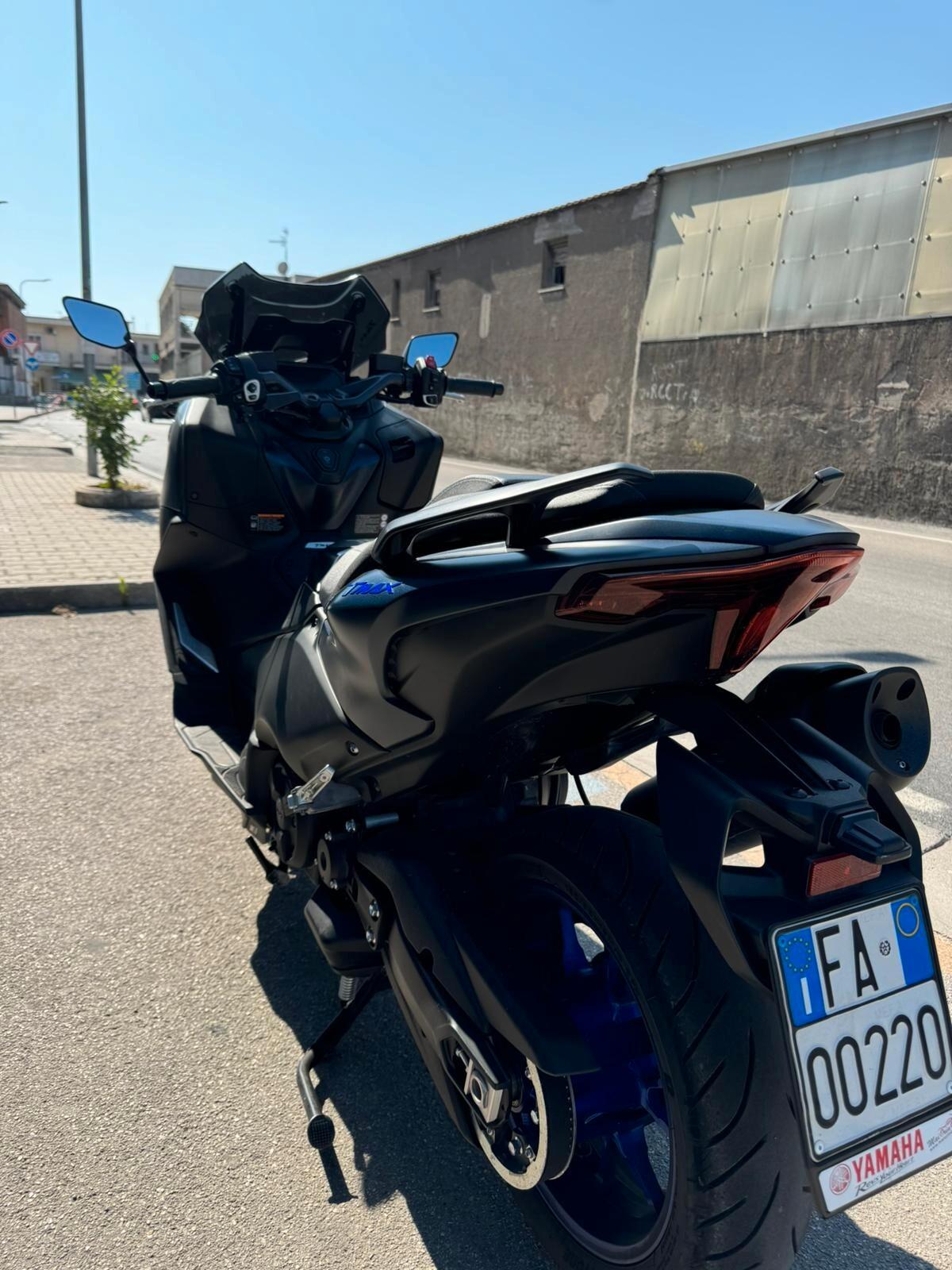 Yamaha T Max 560 Blue Icon 2022