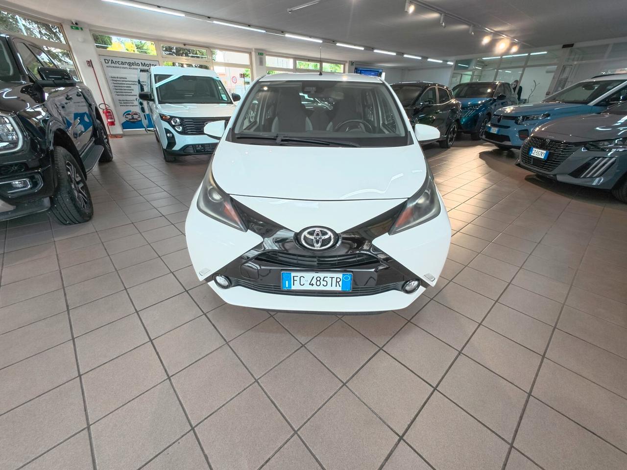 Toyota Aygo 1.0 VVT-i 69 CV 5 porte x-cool