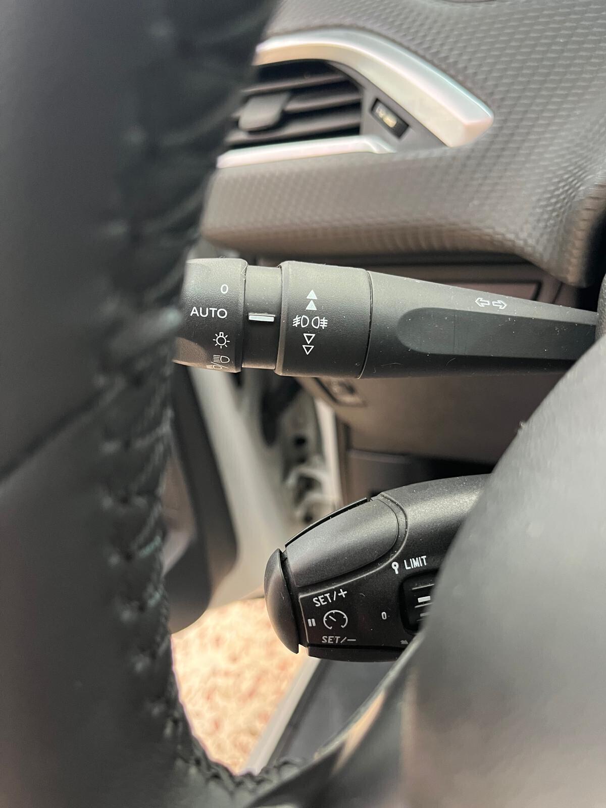 Peugeot 208 BlueHDi 75 5 porte Allure