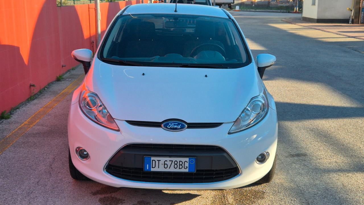 Ford Fiesta 1.2 82CV Titanium soli 39.000 km !!!