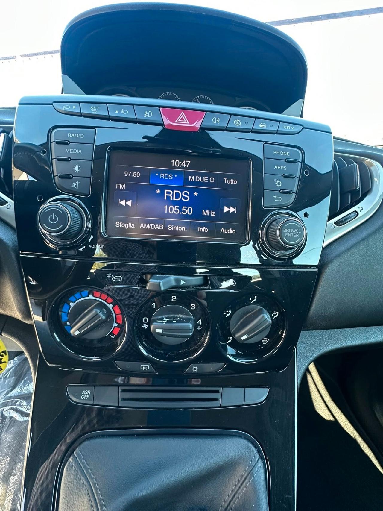 Lancia Ypsilon 1.0 FireFly 5 porte S&S Hybrid Ecochic Gold