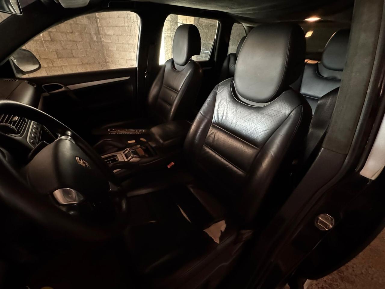 PORSCHE CAYENNE TURBO PRIMA SERIE-500 CV