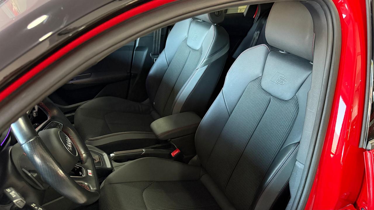 Audi A1 SPB 40 TFSI S tronic Identity Black