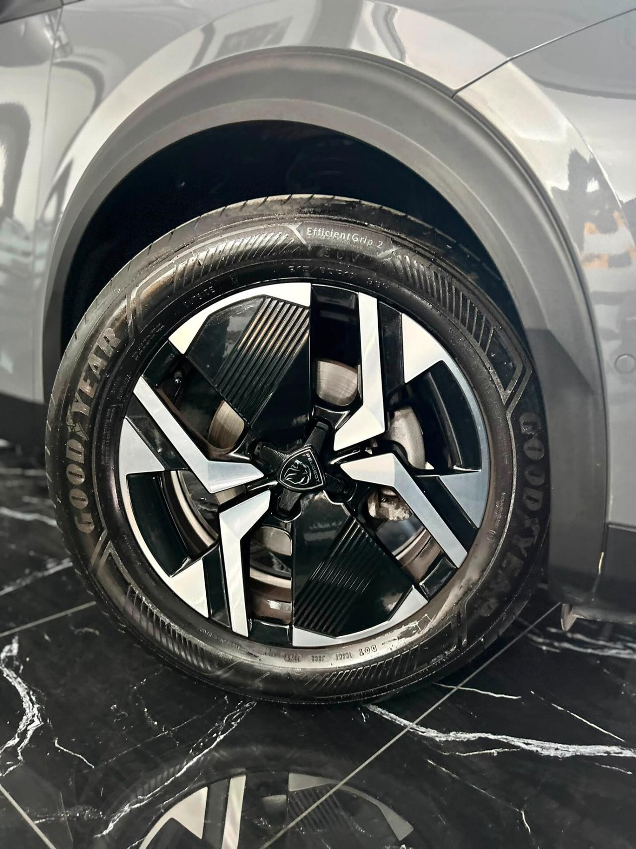 Peugeot 2008 PureTech 1.2 Benzina 100 cv S&S Allure