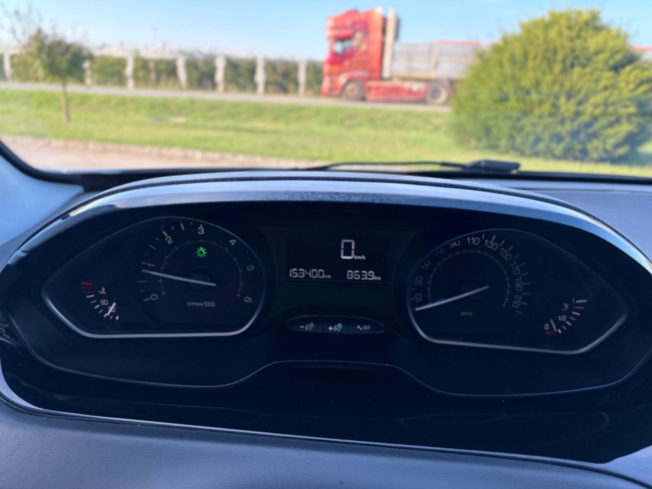 Peugeot 208 1.6 diesel 2017 5 porte Allure