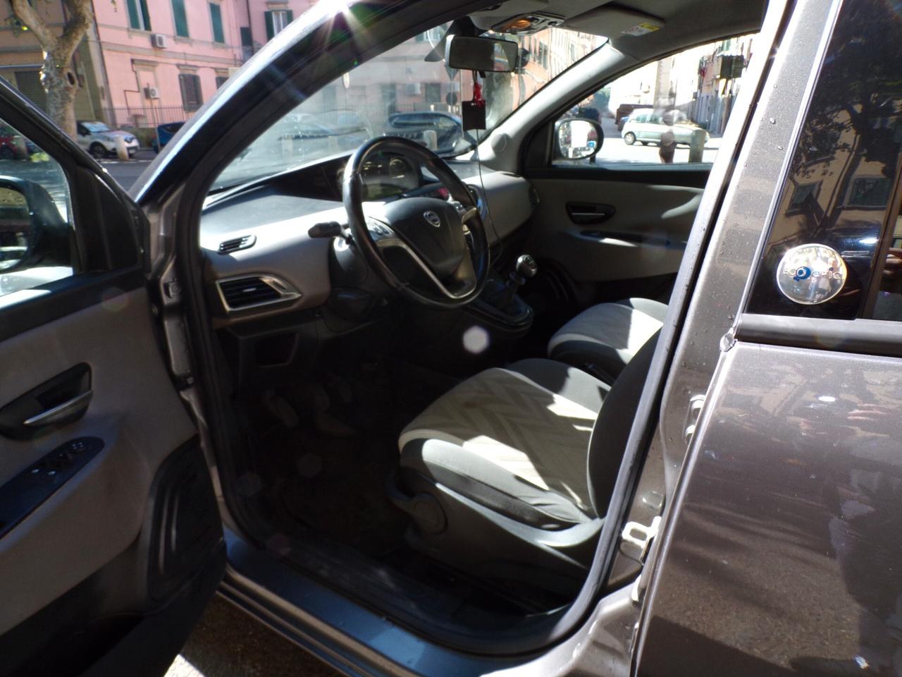 Lancia Ypsilon 1.2 69 CV 5 porte GPL Ecochic Gold NEOPATENTATI