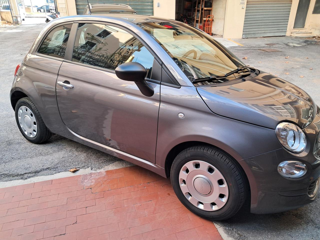 Fiat 500 1.0 Hybrid Red