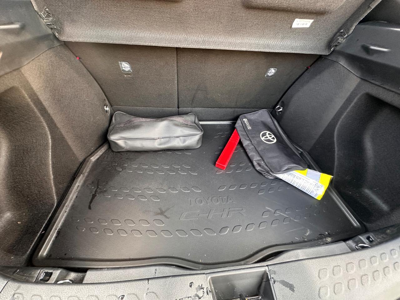 Toyota C-HR 1.8 Hybrid E-CVT Trend