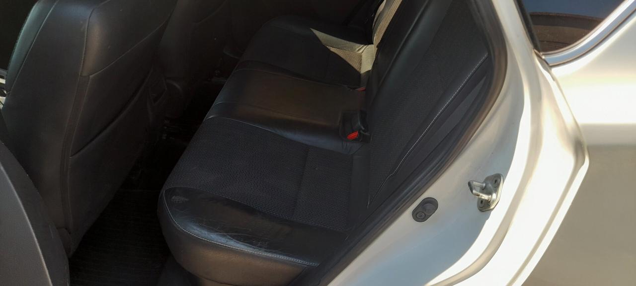 Toyota Auris 1.8 Hybrid Lounge cambio aut full