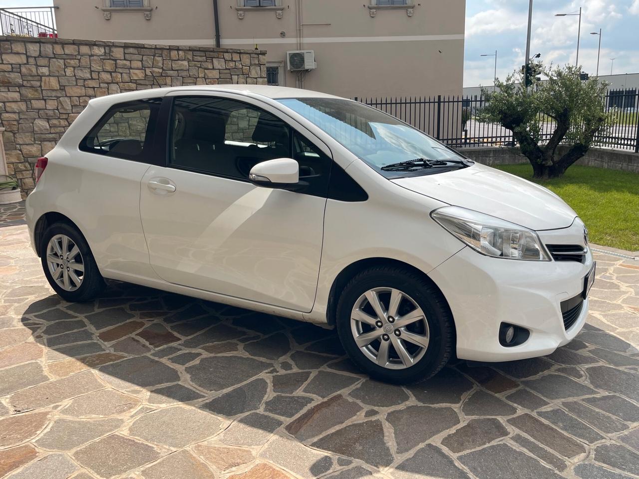 Toyota Yaris 1.0 Active 3p. OK Neop.