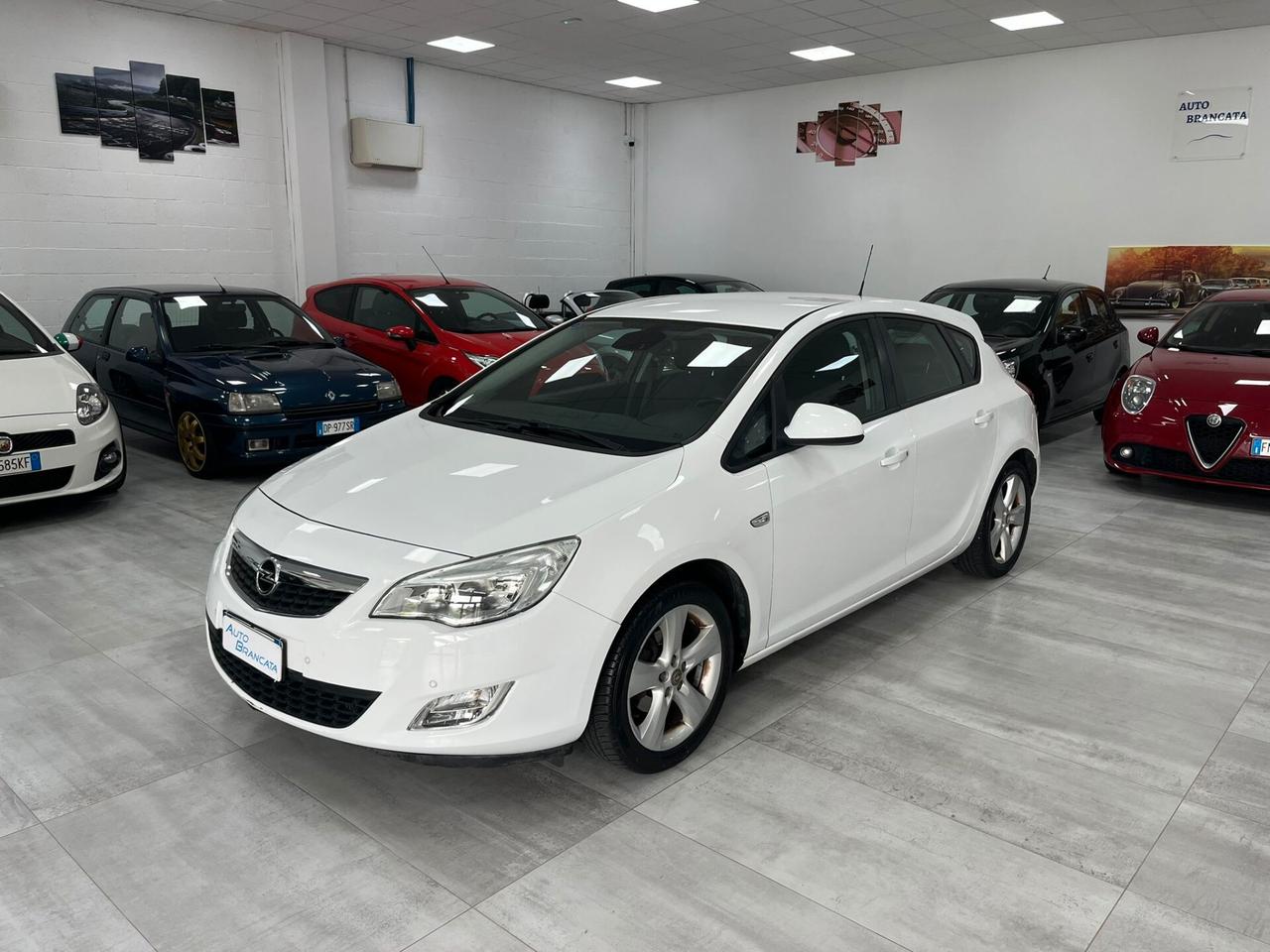 Opel Astra 5p 1.4 100cv