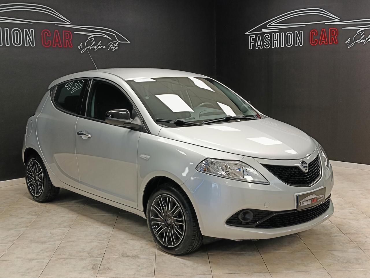 Lancia Ypsilon 1.2 69 CV 5 porte S&S Gold