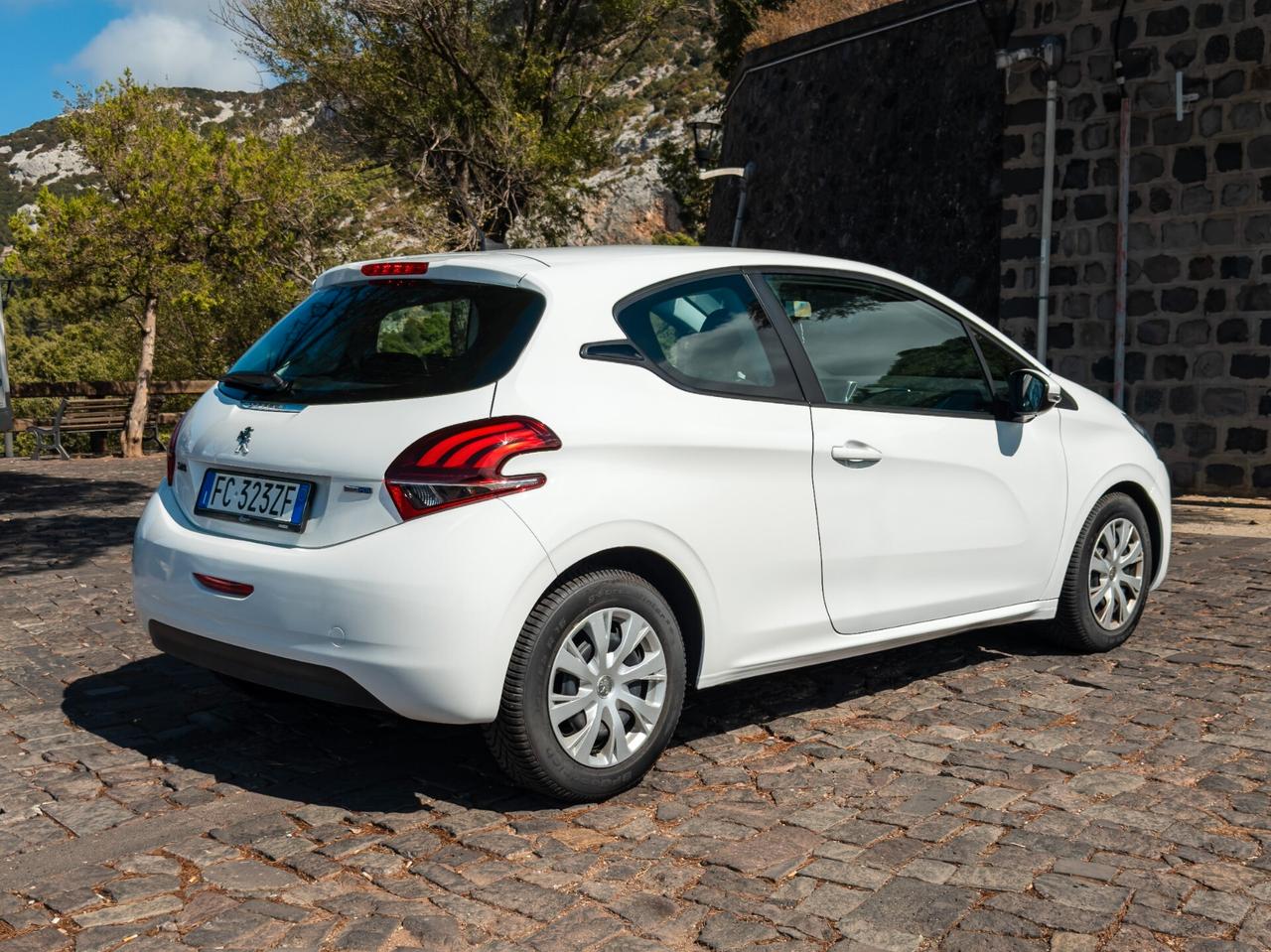 Peugeot 208 1.6 BlueHDi 75 CV Active - 2016