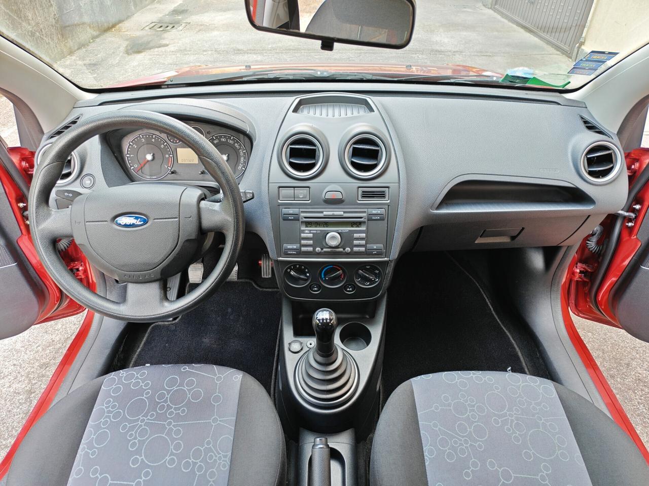 Ford Fiesta 1.2 BENZINA 75cv / 37.000km / Unipro