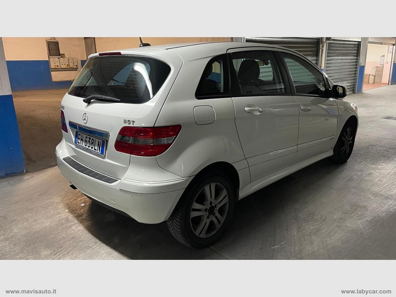MERCEDES-BENZ B 180 NGT BlueEFFICIENCY Executive