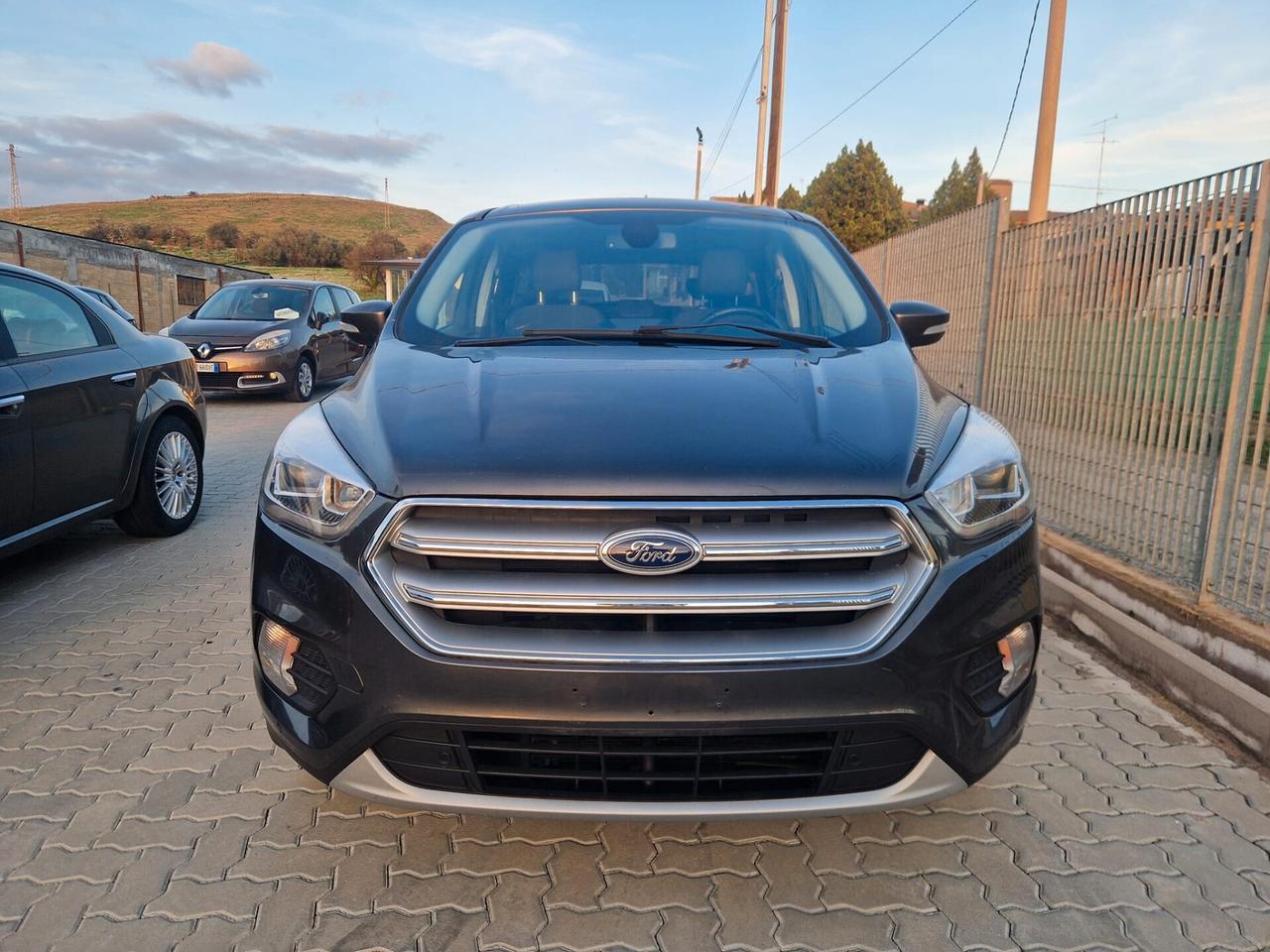 Ford Kuga 1.5 TDCI 120 CV S&S Powershift Edition