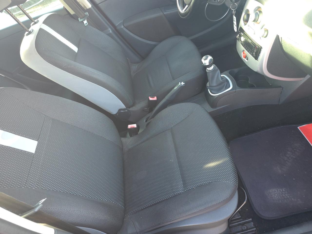 Renault Clio 1.2 16V 5 porte Luxe