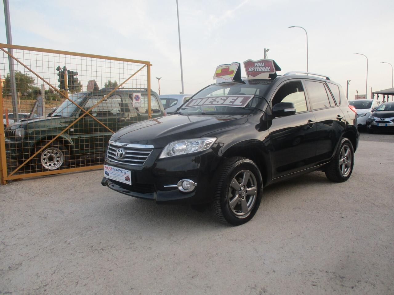 Toyota RAV 4 D-4D 150 CV CON GANGIO TRAINO 2013