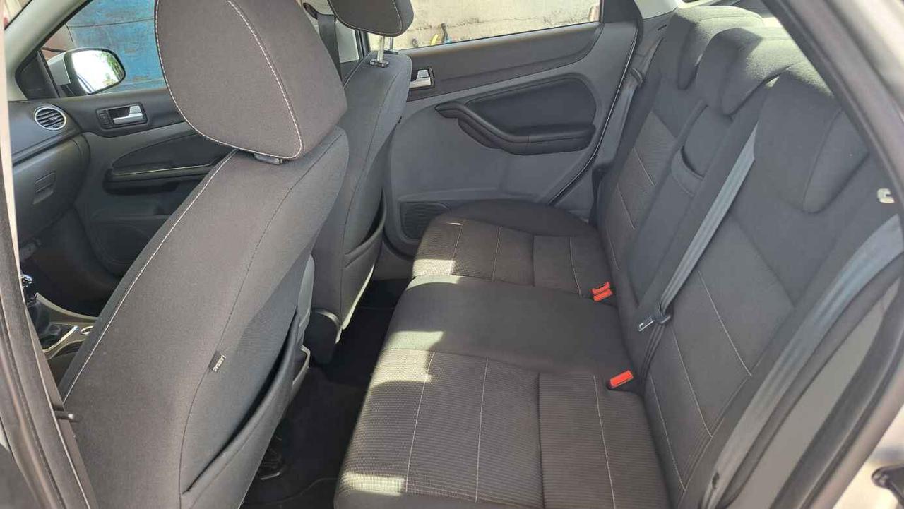 Ford Focus 1.6 (115CV) 5p. Bz.- GPL Titanium