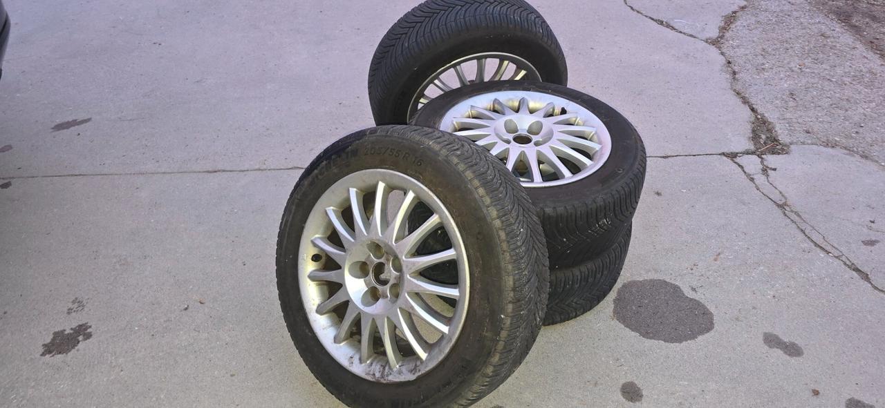 Alfa 159 tutta apena revisionata e batteria nuova