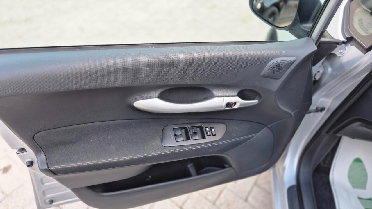Toyota Auris 1.8 hybrid/Neopatentati/Automatica/SOLO 130.000km