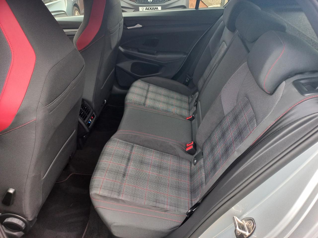 Volkswagen Golf GTI 2.0 TSI DSG