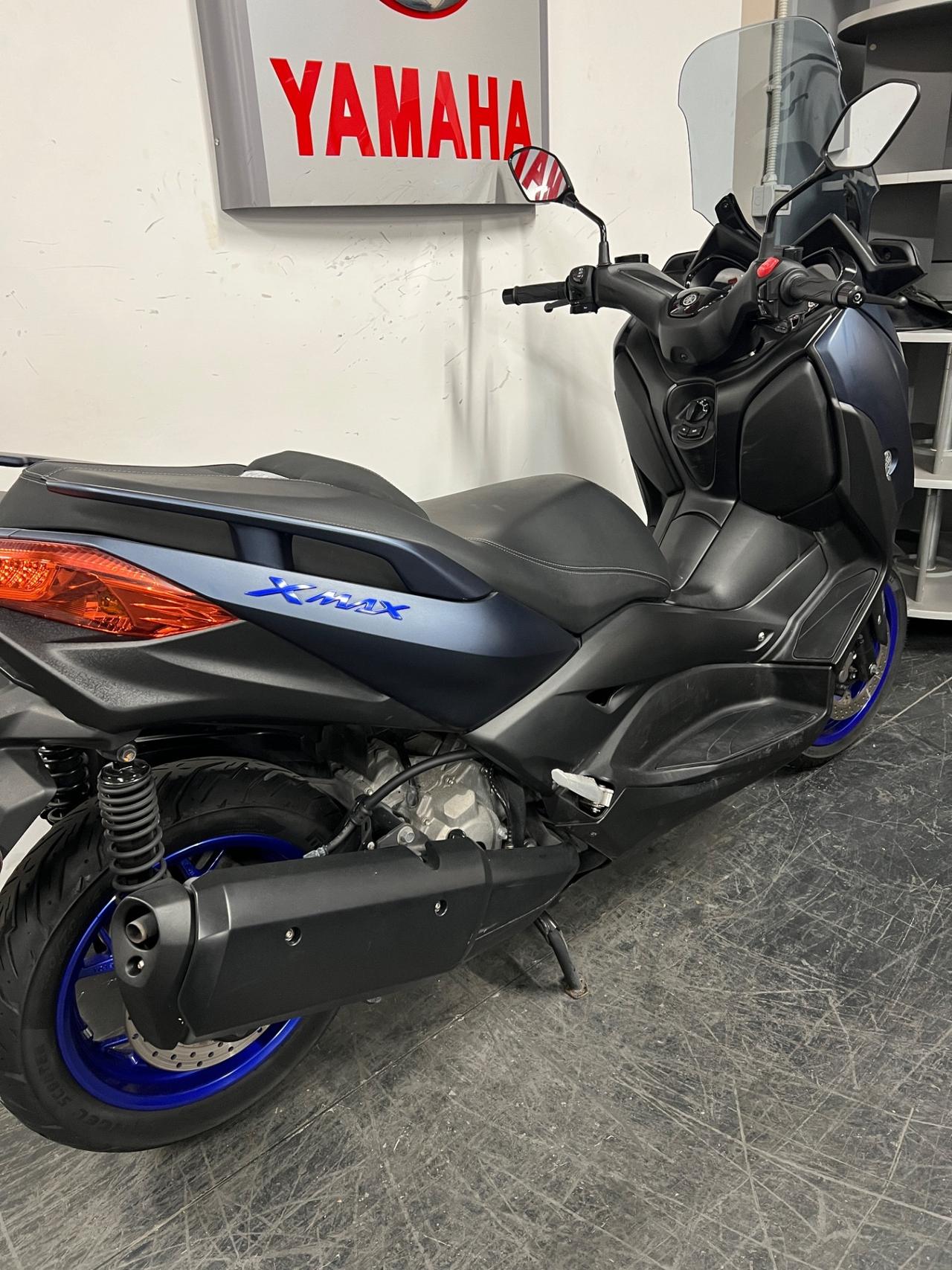 Yamaha X-Max 300