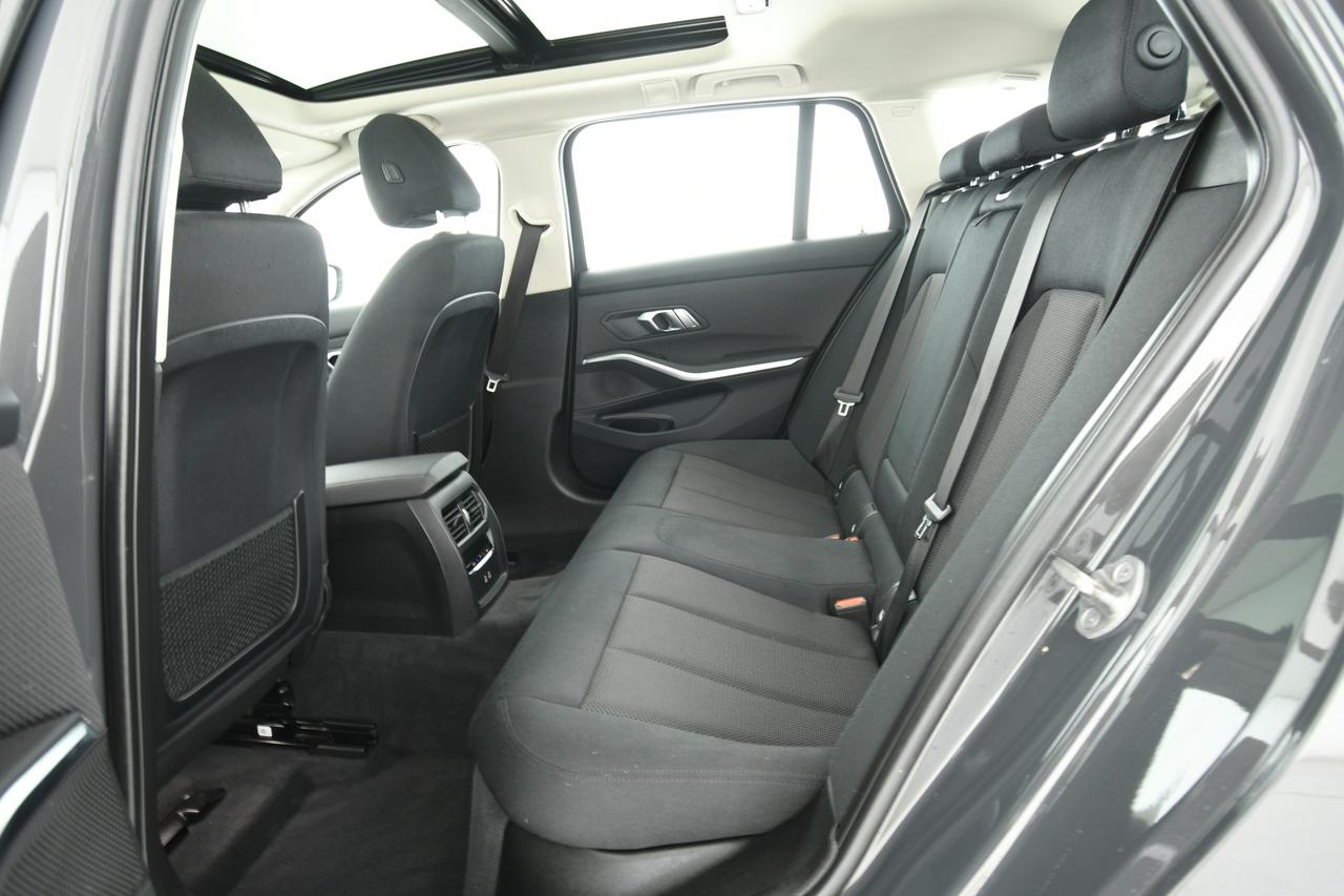 BMW 320d Touring mhev 48V Business Advantage auto