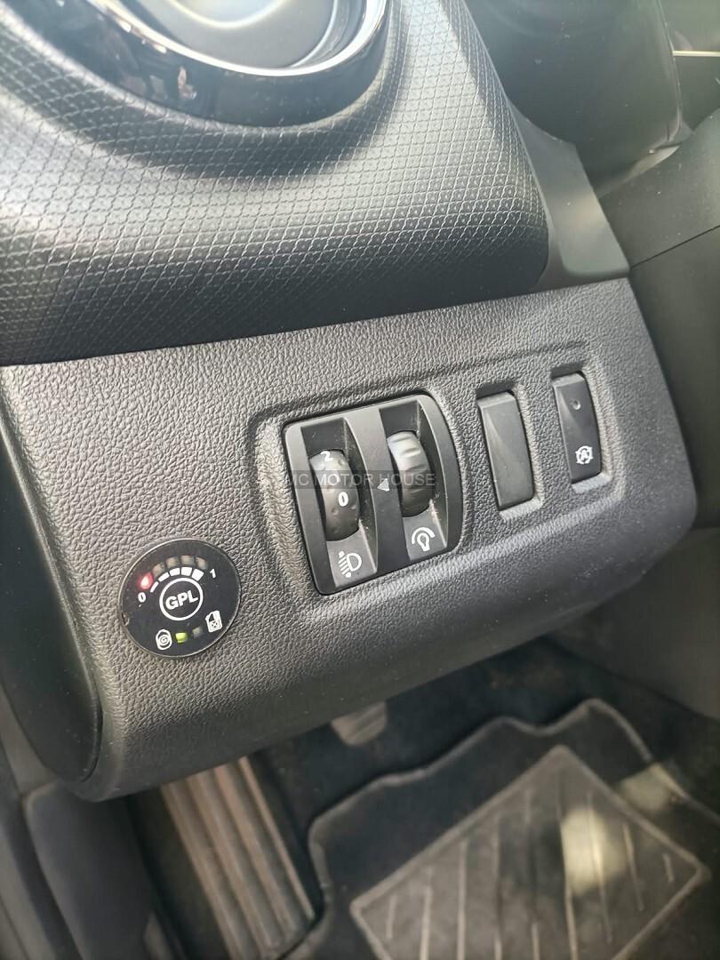 RENAULT CLIO BENZINA-GPL NEOPATENTATI RATE PERMUTE