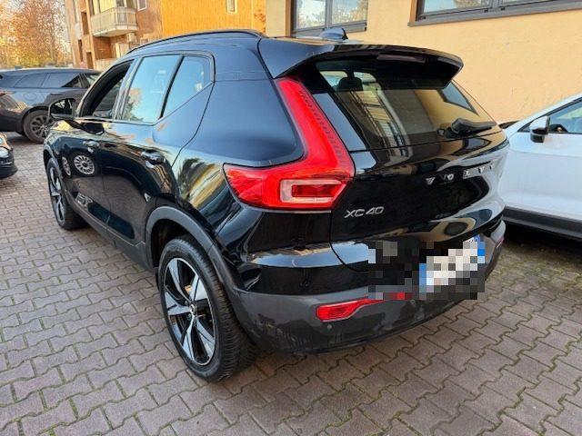 VOLVO XC40 T5 Recharge Plug-in Hybrid R-design