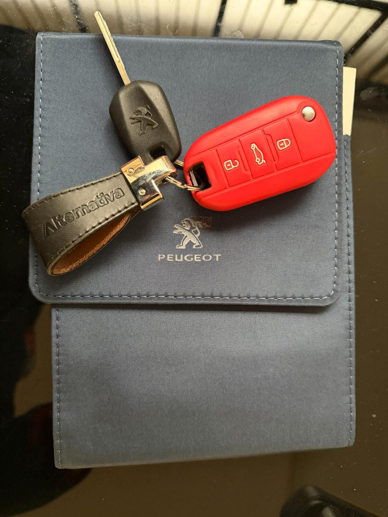 Peugeot 208 PureTech 82 5 porte Allure