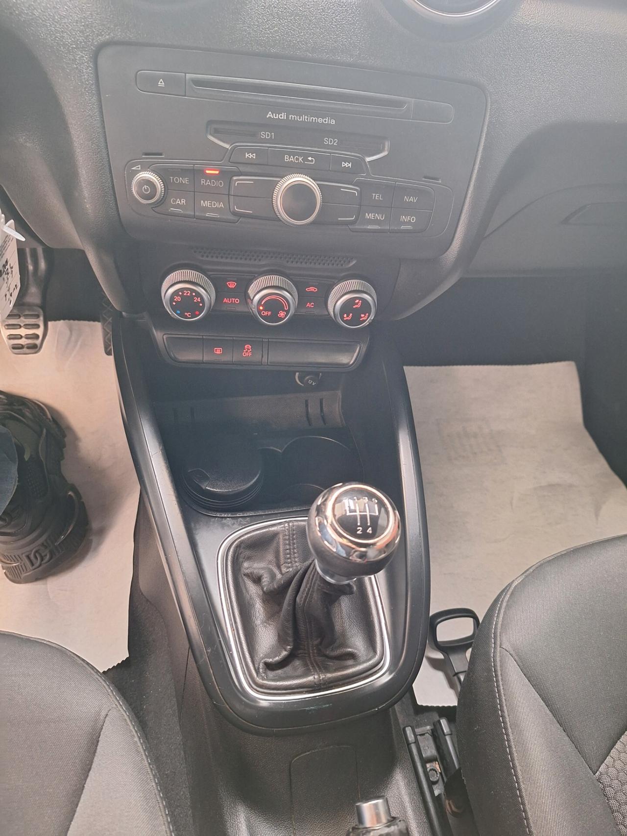 Audi A1 1.6 TDI 105 CV Ambition 02/2011