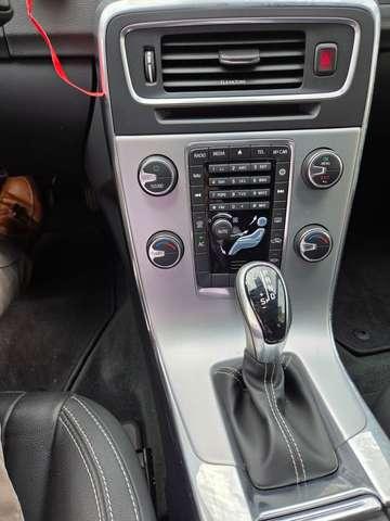 Volvo V60 V60 I 2014 2.0 d2 Momentum geartronic