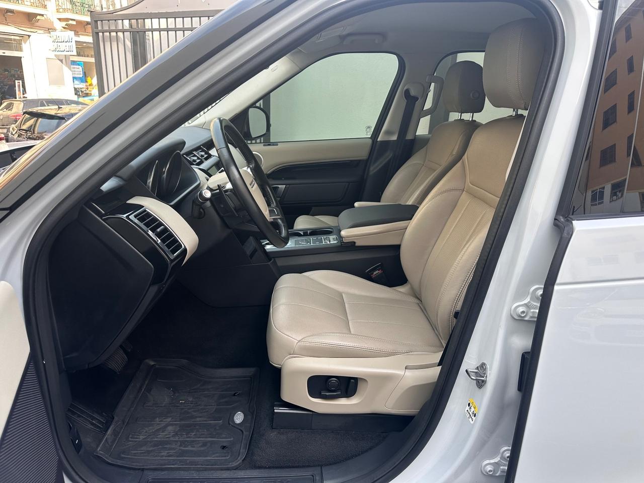 Land Rover Discovery 2.0 TD4 180 CV HSE