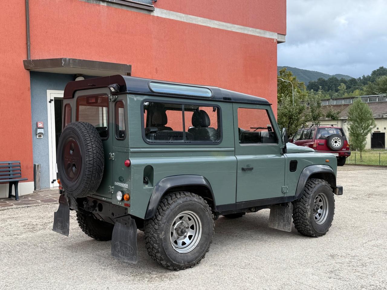 Land Rover Defender 90 2.4 TD4