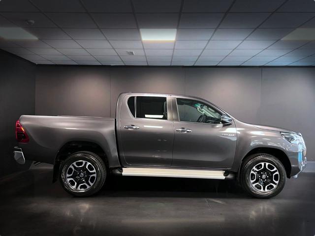 TOYOTA Hilux 2.4 D-4D A/T 4WD 4 porte Double Cab Executive