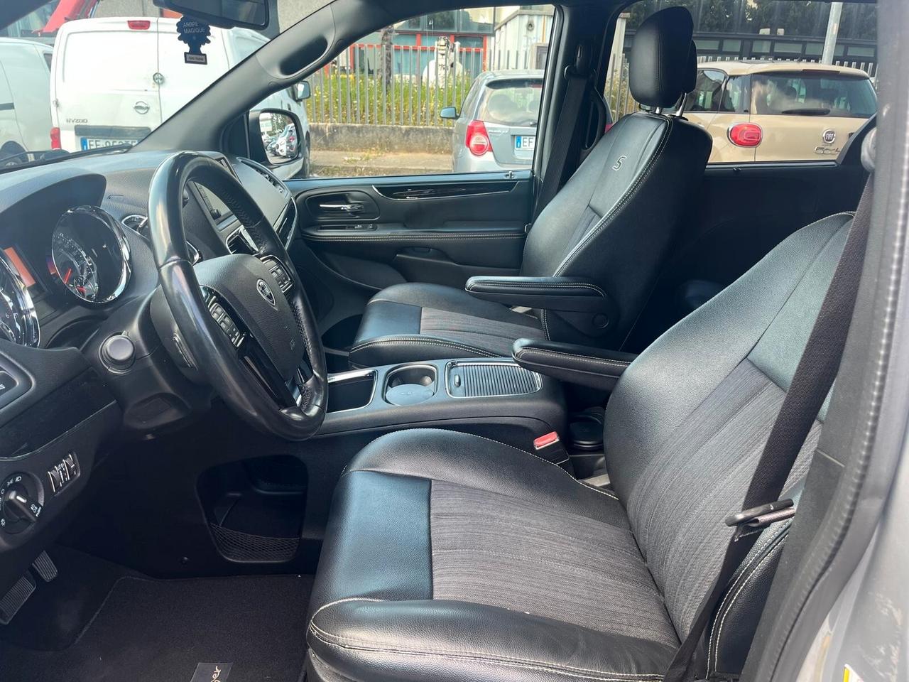 Lancia Voyager 2.8 Turbodiesel S 177 CV