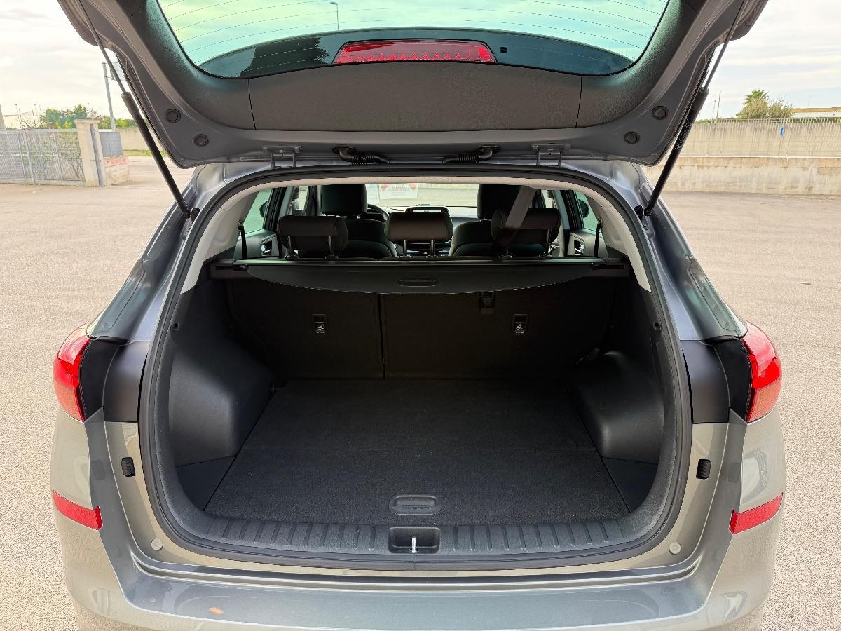 HYUNDAI TUCSON 1.6 CRDI EXELLENCE PREMIUM PACK 2WD 115 C.V.