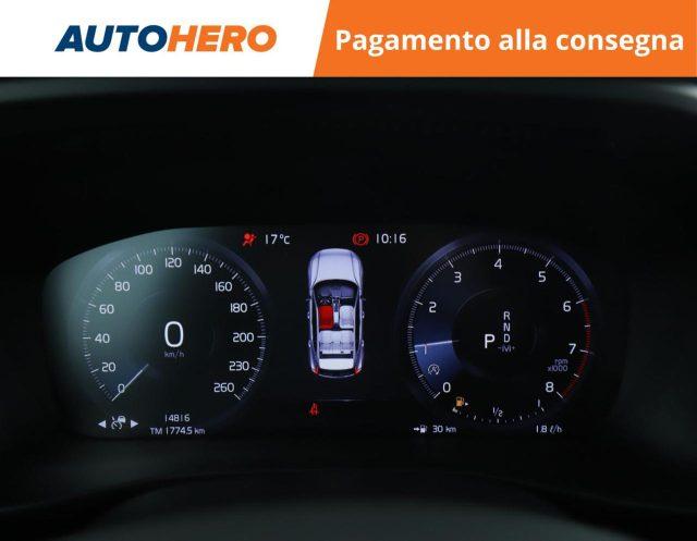 VOLVO XC40 T3 Geartronic Momentum Pro