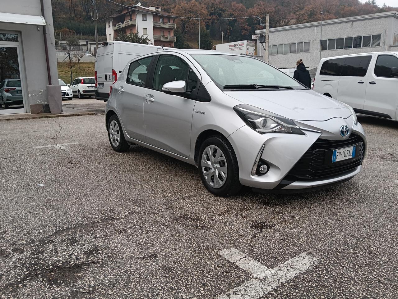 Toyota Yaris 1.5 Hybrid 5 porte Business