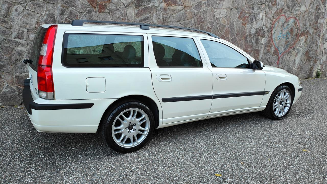 Volvo V70 2.3i T5