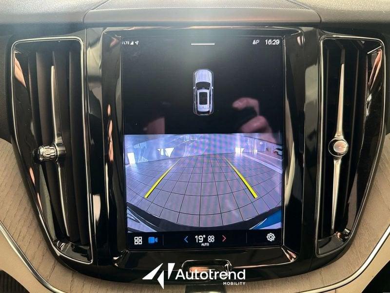 Volvo XC60 B4 197+14 CV Automatica Mild Hybrid Diesel Plus Bright