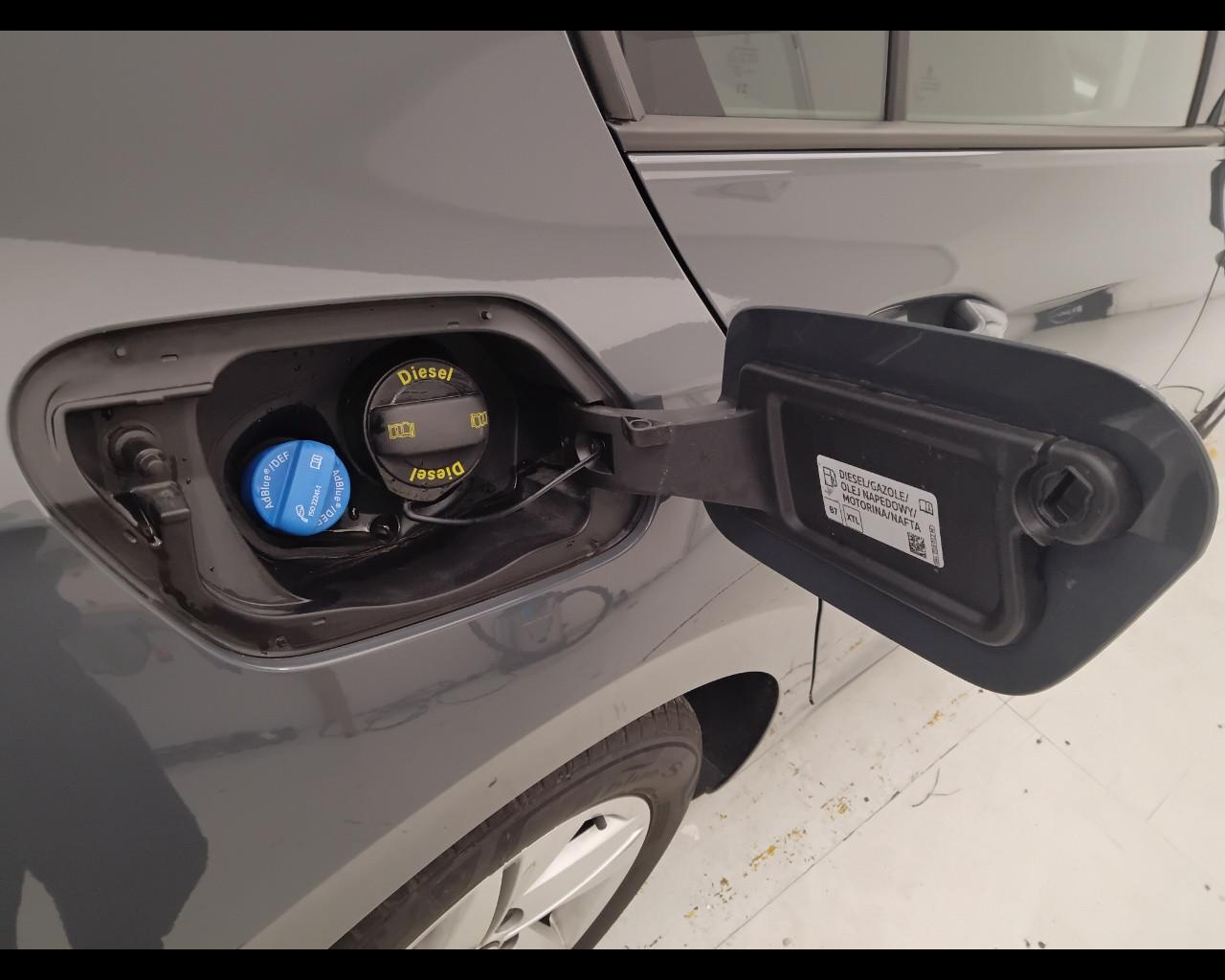 VOLKSWAGEN Golf VIII 2024 - Golf 2.0 tdi Life 115cv