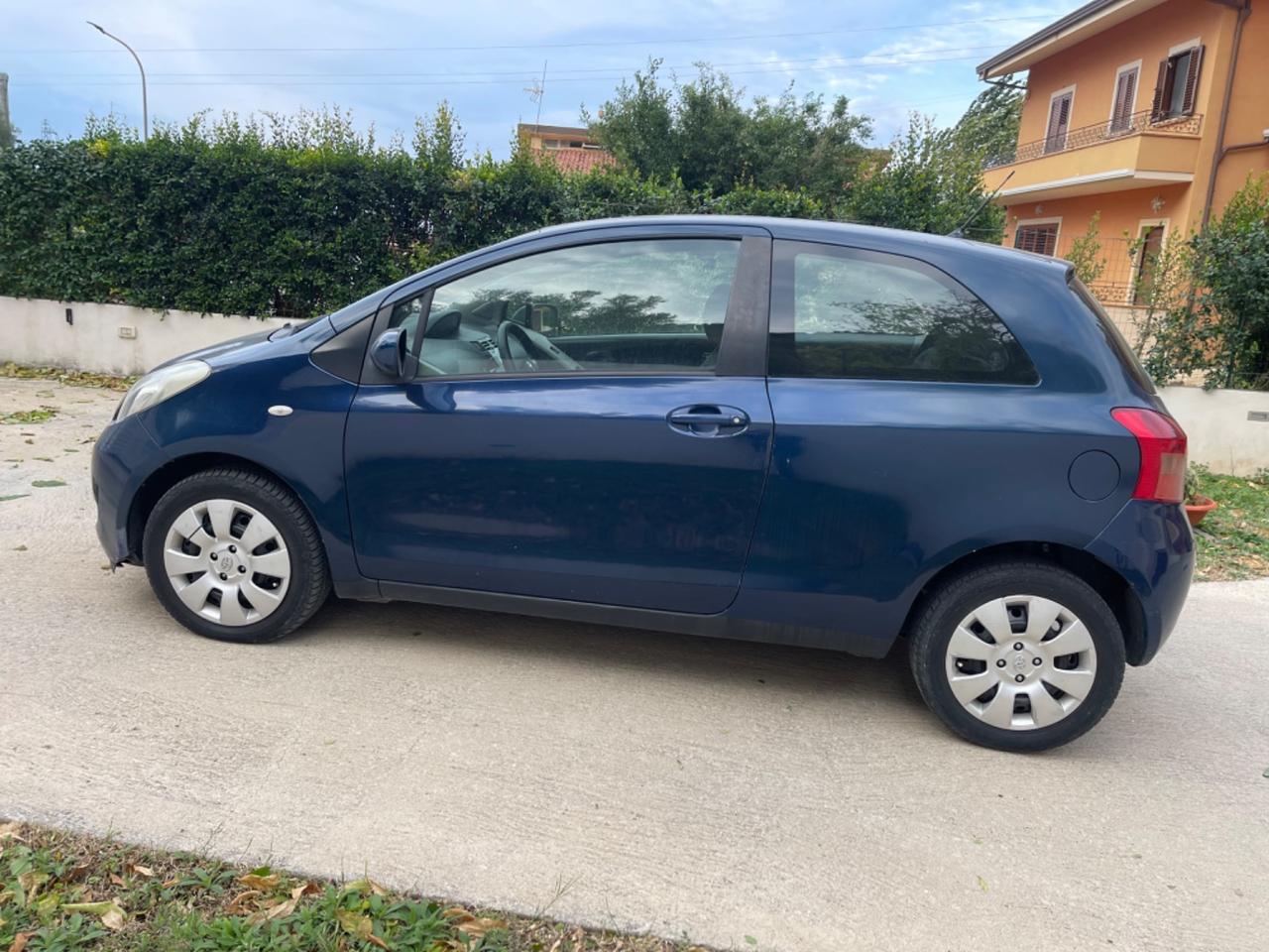 Toyota Yaris 1.0 3 porte