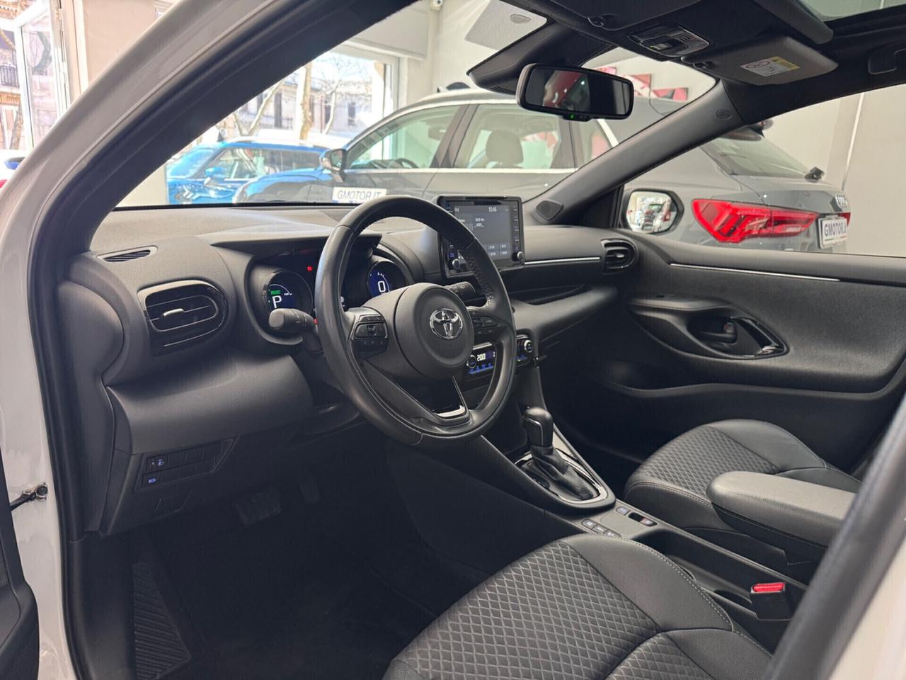 Toyota Yaris 1.5 Hybrid Lounge Aziendale