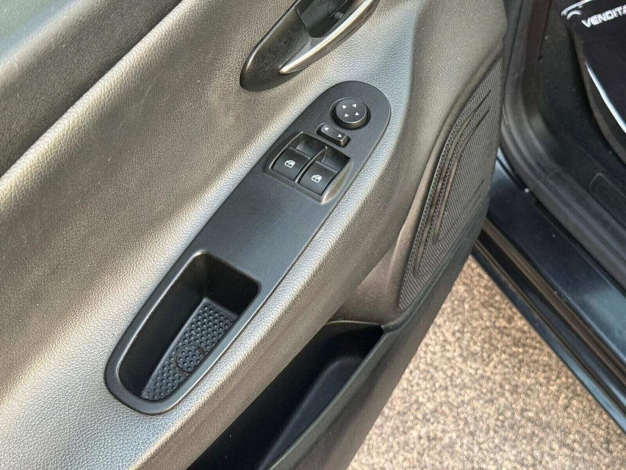 Lancia Ypsilon 1.2 69 CV 5 porte S&S Gold