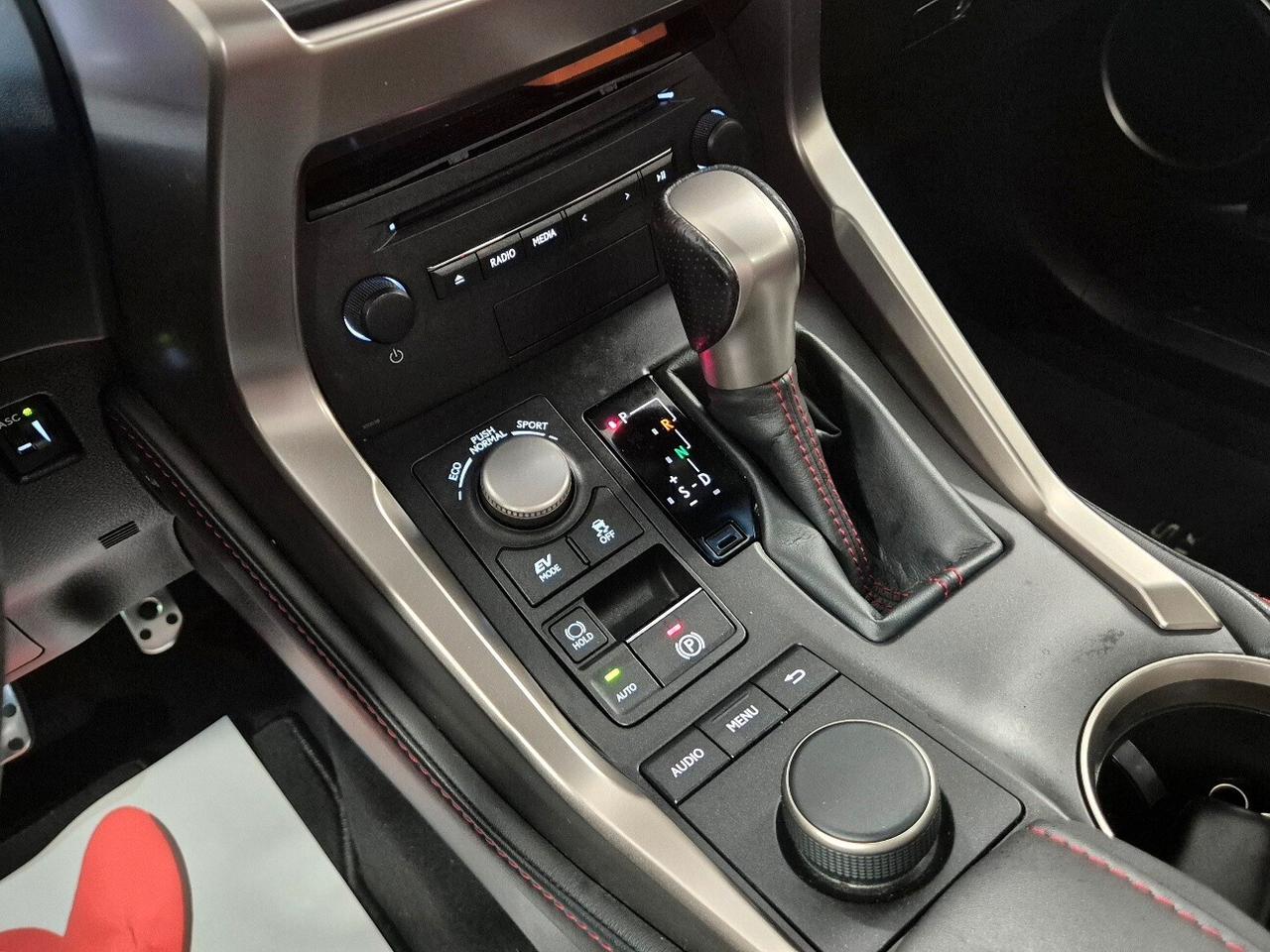 Lexus NX 300h Hybrid 4WD F-Sport