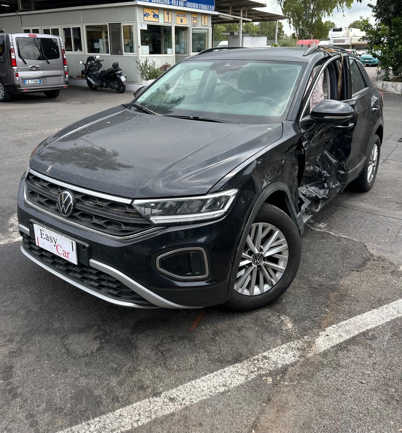 Volkswagen T-Roc 1.5 TSI DSG 150cv SINISTRATA