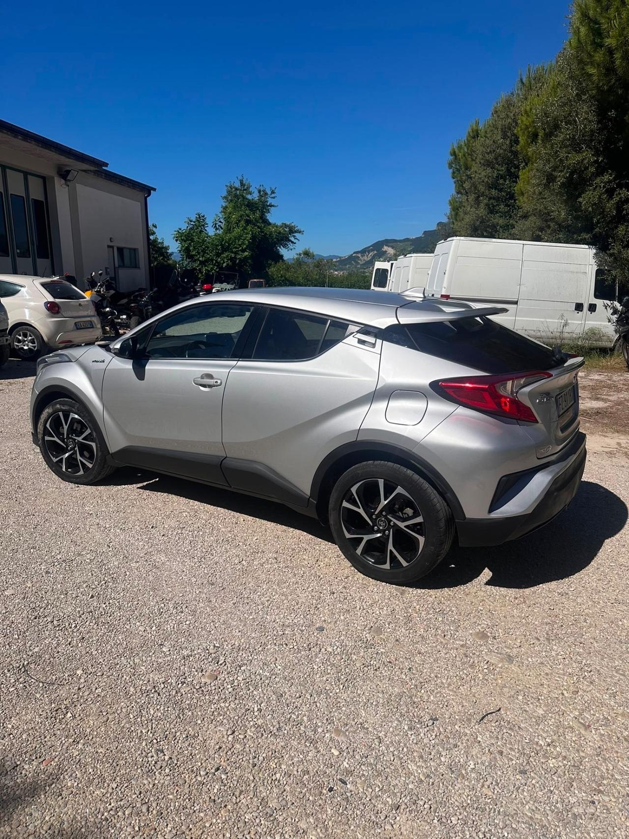 Toyota C-HR 1.8 Hybrid E-CVT Style+